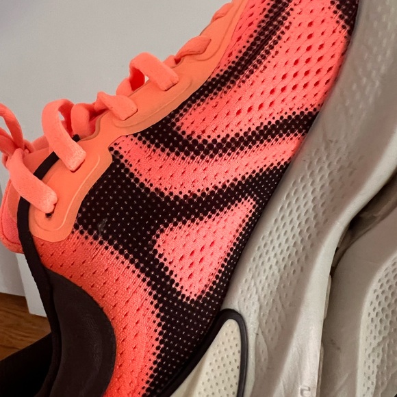 lululemon Beyondfeel running shoes - Picture 16 of 16
